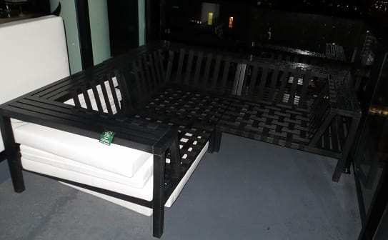 Outdoor furniture without protective covering